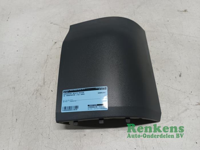 Rear bumper corner trim