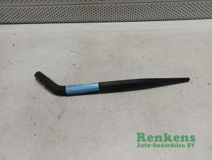 Used Rear wiper arm Daihatsu Sirion 2 (M3) 1.0 12V DVVT Price € 15,00 Margin scheme offered by Renkens Auto-Onderdelen B.V.