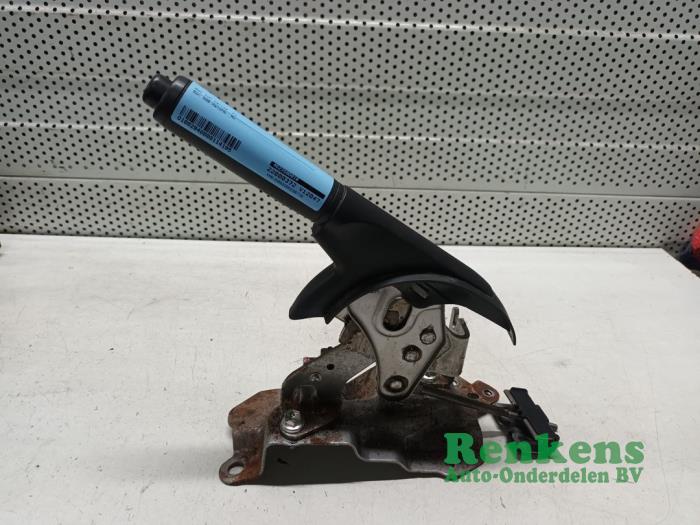 Gebrauchte Handbremsgriff Toyota Yaris II (P9) 1.0 12V VVT-i Preis € 25,00 Margenregelung angeboten von Renkens Auto-Onderdelen B.V.
