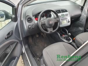 Used Dashboard Seat Altea XL (5P5) 1.4 TSI 16V Price on request offered by Renkens Auto-Onderdelen B.V.