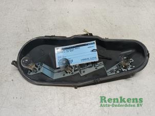 Używane Plytka obwodów drukowanych tylnego swiatla pozycyjnego prawego Citroen C1 1.0 12V Cena € 15,00 Procedura marży oferowane przez Renkens Auto-Onderdelen B.V.