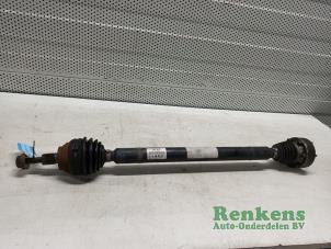 Usagé Arbre de transmission avant droit Volkswagen Eos (1F7/F8) 1.6 FSI 16V Prix € 40,00 Règlement à la marge proposé par Renkens Auto-Onderdelen B.V.