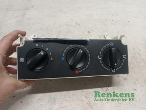 Usados Panel de control de calefacción Citroen Berlingo 1.9 Di Precio € 25,00 Norma de margen ofrecido por Renkens Auto-Onderdelen B.V.