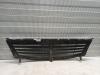 Grille from a SsangYong Rexton 2.7 Xdi RX/RJ 270 16V 2005