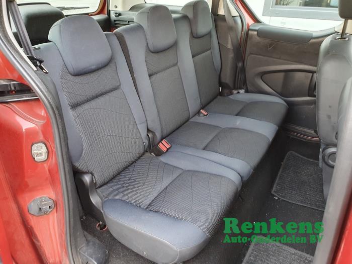 Set of upholstery (complete) from a Peugeot Partner Tepee (7A/B/C/D/E/F/G/J/P/S) 1.6 HDI 75 2013