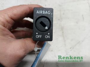 Usados Interruptor de airbag Seat Altea (5P1) 2.0 FSI 16V Precio € 15,00 Norma de margen ofrecido por Renkens Auto-Onderdelen B.V.