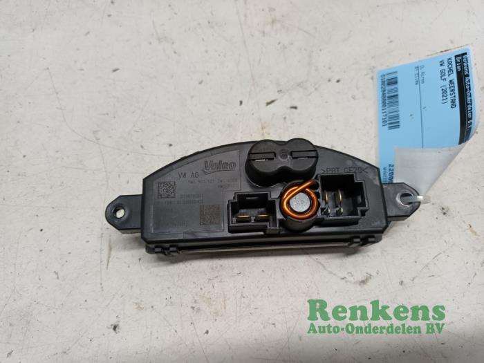Heater resistor from a Volkswagen Golf VIII (CD1) 2.0 GTI 16V 2021