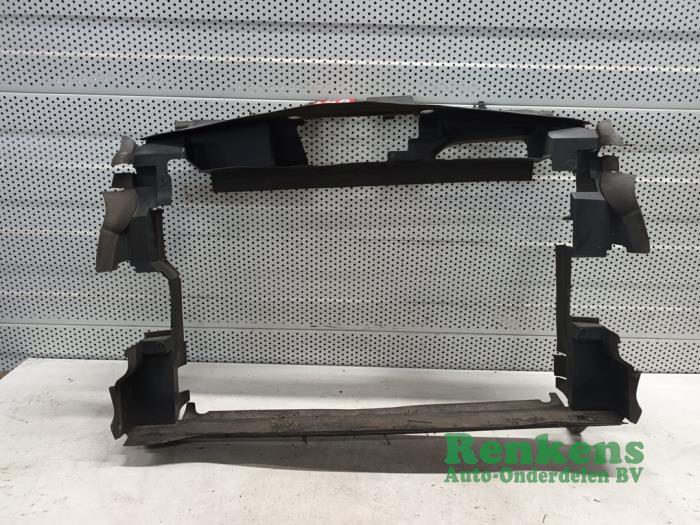Begagnade Front Mercedes A (W169) 1.5 A-150 5-Drs. Pris € 40,00 Marginaltabell erbjuds av Renkens Auto-Onderdelen B.V.
