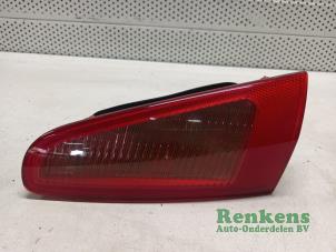 Usados Luz trasera derecha Alfa Romeo 147 (937) 1.6 Twin Spark 16V Precio € 20,00 Norma de margen ofrecido por Renkens Auto-Onderdelen B.V.