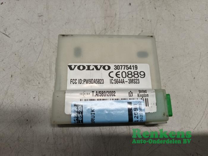 Używane Modul alarmu Volvo S40 (MS) 1.8 16V Cena € 30,00 Procedura marży oferowane przez Renkens Auto-Onderdelen B.V.