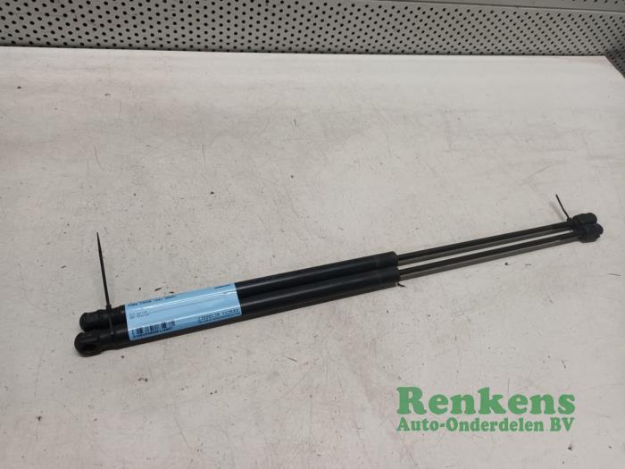 Set of tailgate gas struts from a Ford Focus 2 Wagon 1.8 16V 2009