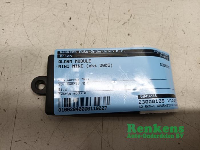 Usados Módulo de alarma Austin Mini Open (R52) 1.6 16V Cooper S Precio € 15,00 Norma de margen ofrecido por Renkens Auto-Onderdelen B.V.