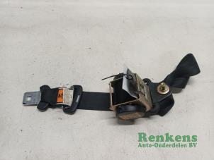 Used Rear seatbelt, centre Mazda 3 Sport (BK14) 1.6i 16V Price € 35,00 Margin scheme offered by Renkens Auto-Onderdelen B.V.