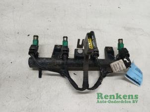 Used Fuel injector nozzle Fiat Qubo 1.4 Price € 35,00 Margin scheme offered by Renkens Auto-Onderdelen B.V.