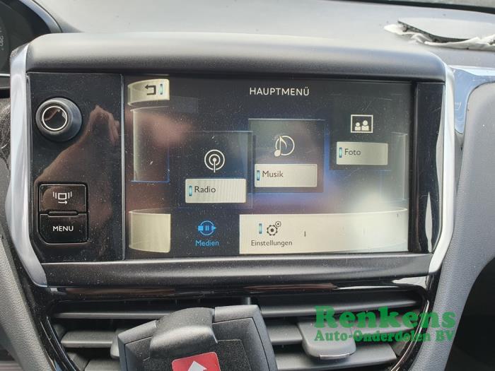 Affichage intérieur d'un Peugeot 208 I (CA/CC/CK/CL) 1.2 12V e-THP PureTech 110 2015