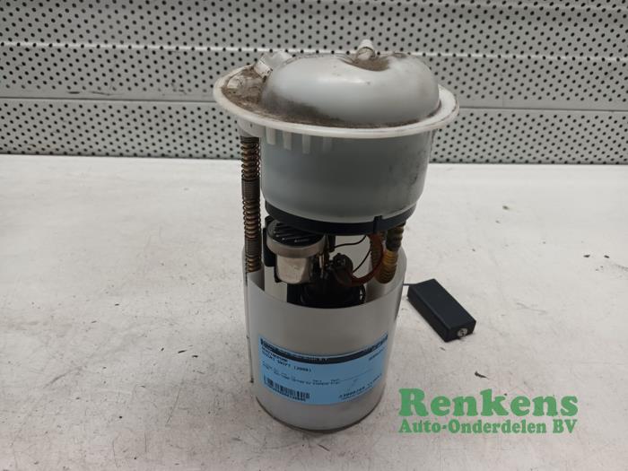 Used Petrol pump Suzuki Swift (ZA/ZC/ZD1/2/3/9) 1.5 VVT 16V Price € 40,00 Margin scheme offered by Renkens Auto-Onderdelen B.V.