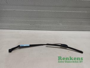 Used Front wiper arm Hyundai Atos 1.1 12V Price € 20,00 Margin scheme offered by Renkens Auto-Onderdelen B.V.