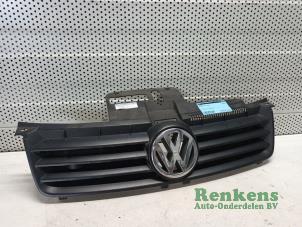 Usagé Calandre Volkswagen Polo IV (9N1/2/3) 1.4 16V Prix € 25,00 Règlement à la marge proposé par Renkens Auto-Onderdelen B.V.
