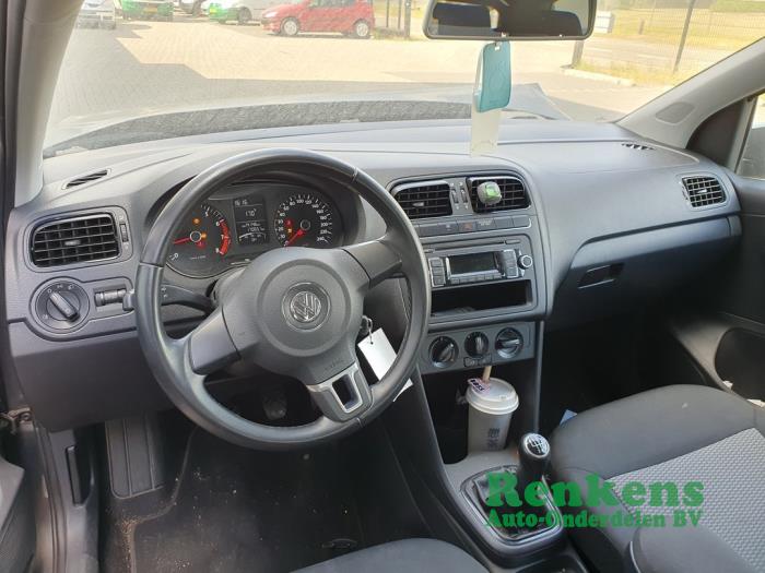 Airbag links (Lenkrad) van een Volkswagen Polo V (6R) 1.2 12V 2012