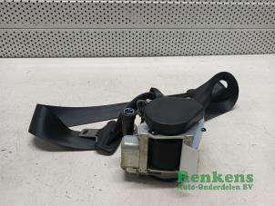 Used Front seatbelt, right Peugeot 207/207+ (WA/WC/WM) 1.4 16V VTi Price € 35,00 Margin scheme offered by Renkens Auto-Onderdelen B.V.