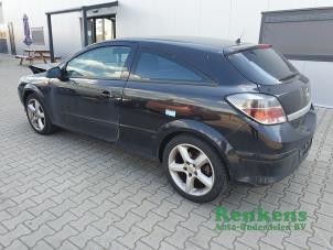 Gebrauchte Tür 2-türig links Opel Astra H GTC (L08) 1.6 16V Twinport Preis auf Anfrage angeboten von Renkens Auto-Onderdelen B.V.