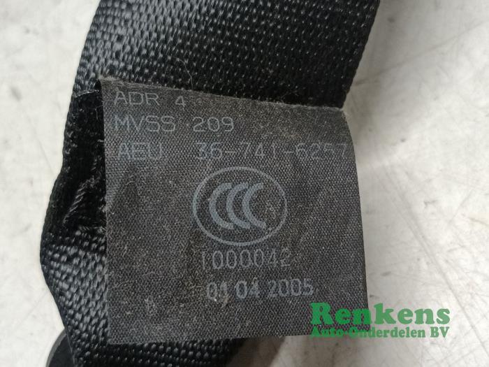 Rear seatbelt, right from a Opel Astra H GTC (L08) 1.6 16V Twinport 2008