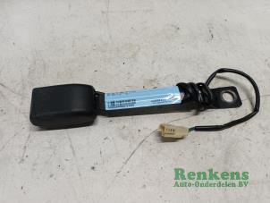 Usagé Attache ceinture avant gauche Opel Agila (B) 1.0 12V Prix € 15,00 Règlement à la marge proposé par Renkens Auto-Onderdelen B.V.