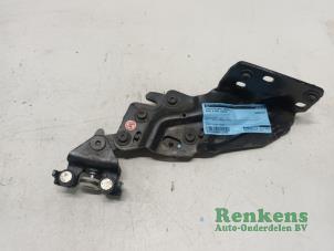 Used Sliding door roller, right Ford B-Max (JK8) 1.0 EcoBoost 12V 100 Price € 20,00 Margin scheme offered by Renkens Auto-Onderdelen B.V.
