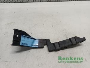 Used Rear bumper bracket, right Fiat 500 (312) 1.2 69 Price € 15,00 Margin scheme offered by Renkens Auto-Onderdelen B.V.