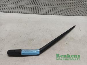Used Rear wiper arm Toyota Yaris Verso (P2) 1.3 16V Price € 20,00 Margin scheme offered by Renkens Auto-Onderdelen B.V.