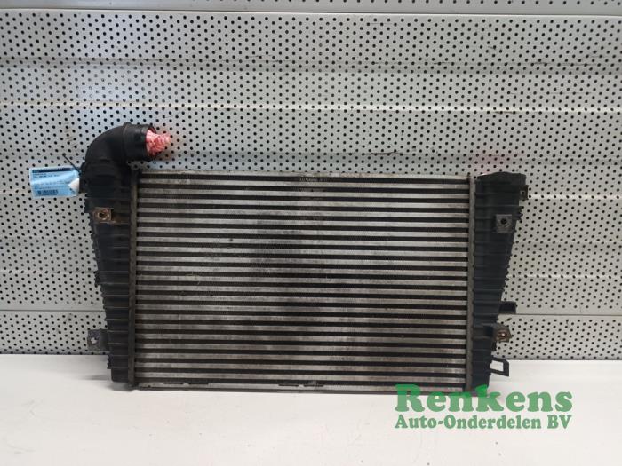 Usados Intercooler Opel Zafira (M75) 2.0 16V Turbo OPC Precio € 50,00 Norma de margen ofrecido por Renkens Auto-Onderdelen B.V.