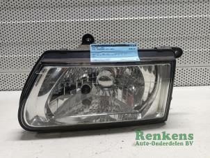 Used Headlight, left Opel Frontera (6B) 3.2 V6 24V Price € 40,00 Margin scheme offered by Renkens Auto-Onderdelen B.V.