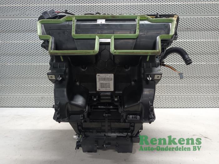 Begagnade Värmarhus Renault Scénic III (JZ) 1.5 dCi 105 Pris € 300,00 Marginaltabell erbjuds av Renkens Auto-Onderdelen B.V.