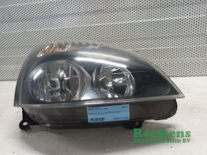 Used Headlight, right Renault Clio II (BB/CB) 1.2 16V Price € 35,00 Margin scheme offered by Renkens Auto-Onderdelen B.V.