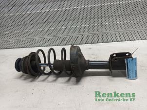 Used Front shock absorber rod, right Renault Clio II (BB/CB) 1.6 16V Price € 35,00 Margin scheme offered by Renkens Auto-Onderdelen B.V.