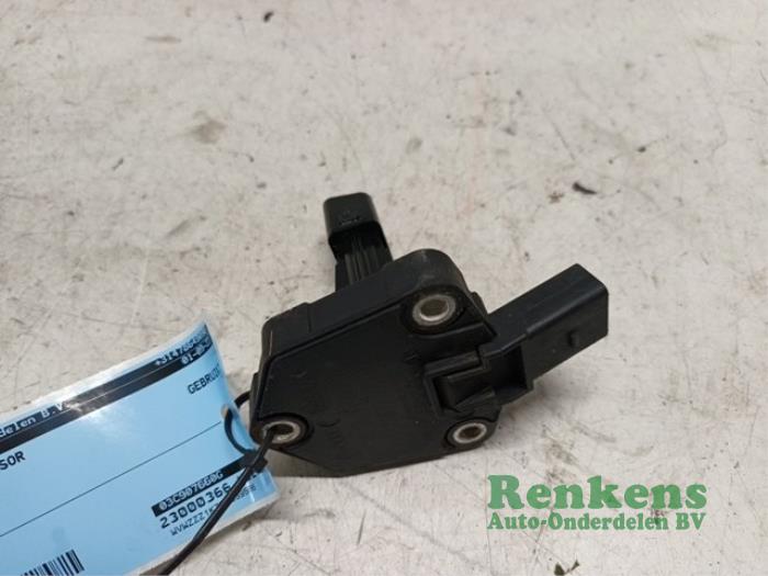 Begagnade Oljenivåsensor Volkswagen Golf VI (5K1) 1.6 TDI 16V Pris € 20,00 Marginaltabell erbjuds av Renkens Auto-Onderdelen B.V.