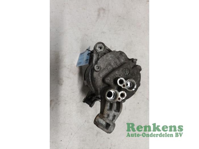 Używane Pompa klimatyzacji Austin Mini Open (R52) 1.6 16V Cooper S Cena € 50,00 Procedura marży oferowane przez Renkens Auto-Onderdelen B.V.