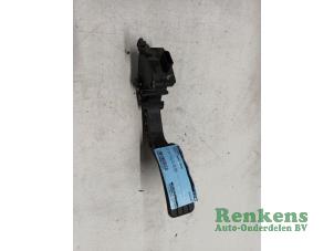 Used Accelerator pedal Renault Scénic III (JZ) 1.5 dCi 105 Price € 40,00 Margin scheme offered by Renkens Auto-Onderdelen B.V.