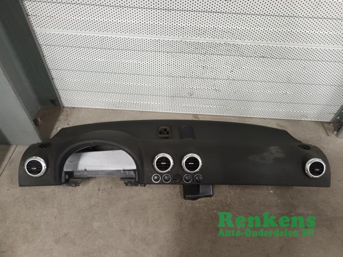 Używane Panel Audi TT (8N3) 1.8 20V Turbo Quattro Cena € 125,00 Procedura marży oferowane przez Renkens Auto-Onderdelen B.V.