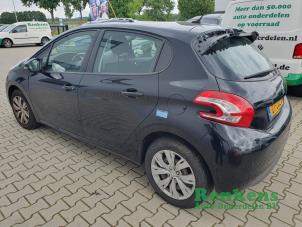 Used Sill, left Peugeot 208 I (CA/CC/CK/CL) 1.2 Vti 12V PureTech 82 Price on request offered by Renkens Auto-Onderdelen B.V.