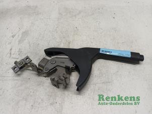 Used Parking brake lever Kia Picanto (BA) 1.0 12V Price € 30,00 Margin scheme offered by Renkens Auto-Onderdelen B.V.