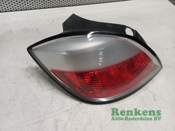 Taillight, left from a Opel Astra H (L48) 1.6 16V Twinport 2005