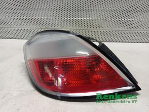 Used Taillight, left Opel Astra H (L48) 1.6 16V Twinport Price € 30,00 Margin scheme offered by Renkens Auto-Onderdelen B.V.
