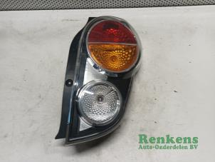 Używane Tylne swiatlo pozycyjne prawe Chevrolet Spark (M300) 1.2 16V Cena € 60,00 Procedura marży oferowane przez Renkens Auto-Onderdelen B.V.