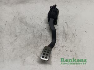 Used Accelerator pedal Peugeot 206+ (2L/M) 1.1 XR,XS Price € 35,00 Margin scheme offered by Renkens Auto-Onderdelen B.V.