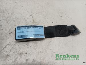 Usagé Attache ceinture arrière gauche Peugeot 206+ (2L/M) 1.1 XR,XS Prix € 15,00 Règlement à la marge proposé par Renkens Auto-Onderdelen B.V.