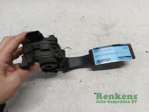 Used Accelerator pedal Renault Clio IV (5R) 1.5 Energy dCi 90 FAP Price € 20,00 Margin scheme offered by Renkens Auto-Onderdelen B.V.