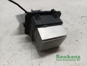 Used Heater resistor Renault Clio IV (5R) 1.5 Energy dCi 90 FAP Price € 20,00 Margin scheme offered by Renkens Auto-Onderdelen B.V.