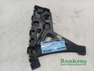 Used Rear bumper bracket, left Renault Twingo III (AH) 1.0 SCe 70 12V Price € 20,00 Margin scheme offered by Renkens Auto-Onderdelen B.V.