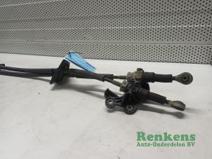 Used Gearbox shift cable Renault Twingo III (AH) 1.0 SCe 70 12V Price € 50,00 Margin scheme offered by Renkens Auto-Onderdelen B.V.
